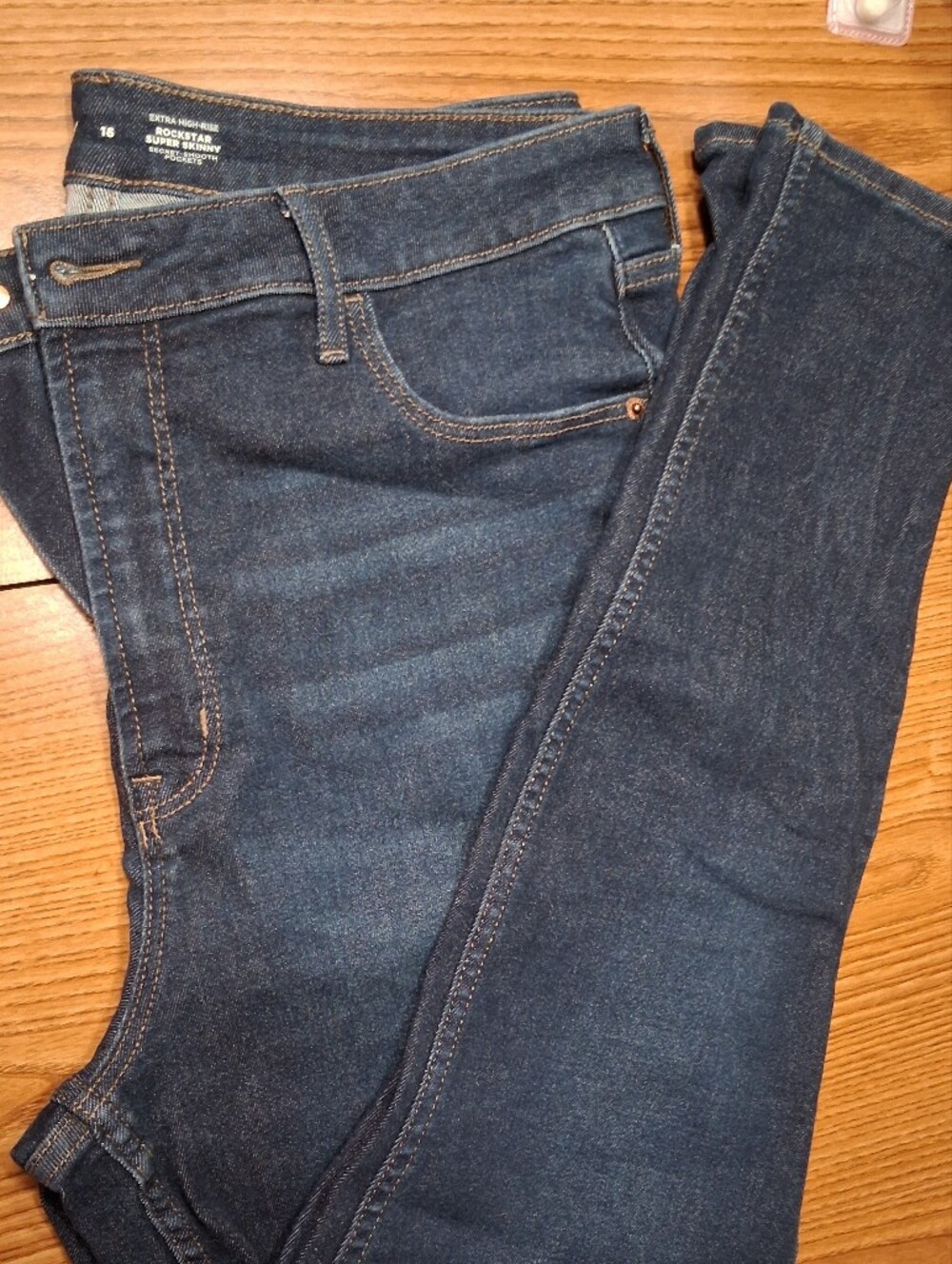 Old Navy Women's Rockstar Extra High Rise Jeans - Picture 2 of 6